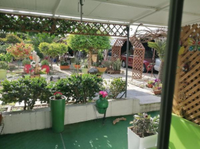 Entire Prefabricated Garden Flat 1350m from beach